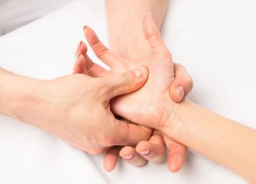 Rūpes par roku veselību – mūža garumā