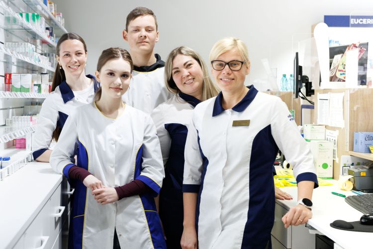 “Ēnu diena” iedvesmo nākamos farmaceitus “Mēness aptiekās” visā Latvijā