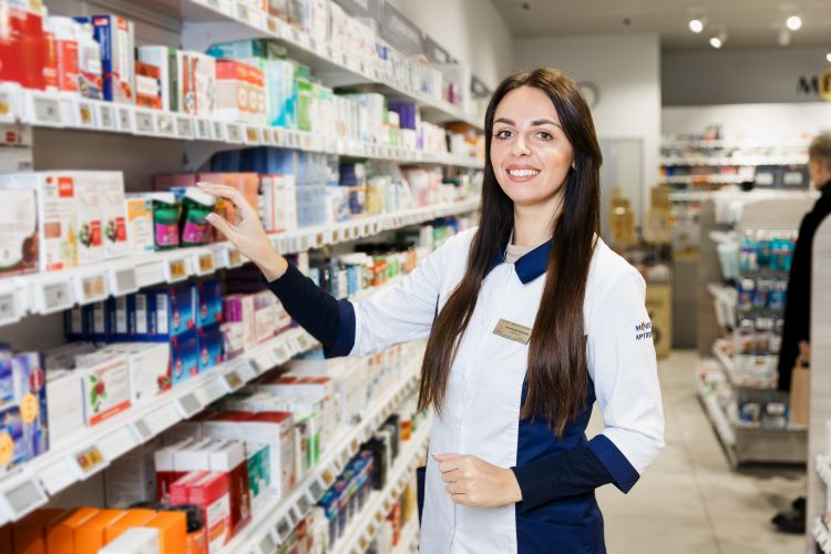 Veicinot efektivitāti un ilgtspēju, “Mēness aptieka” pirmā Latvijā ievieš elektroniskās cenu zīmes aptiekās