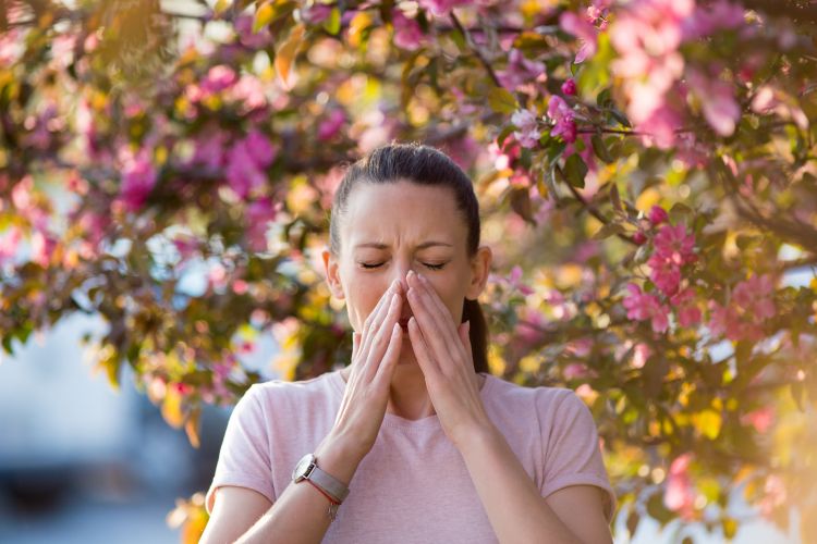 Ādas alerģiska nieze un citas reakcijas. Kādēļ rodas, un kā tās novērst? 