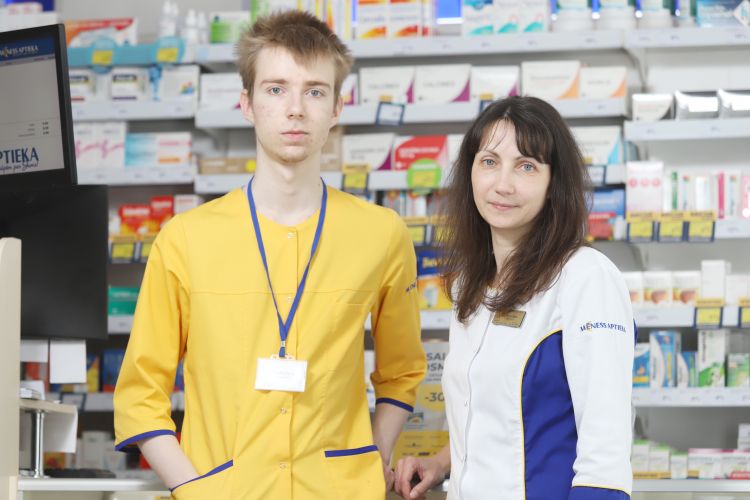 “Mēness aptieka”: Pēc darba vasarā kāds jaunietis noteikti izvēlēsies kļūt par farmaceitu!